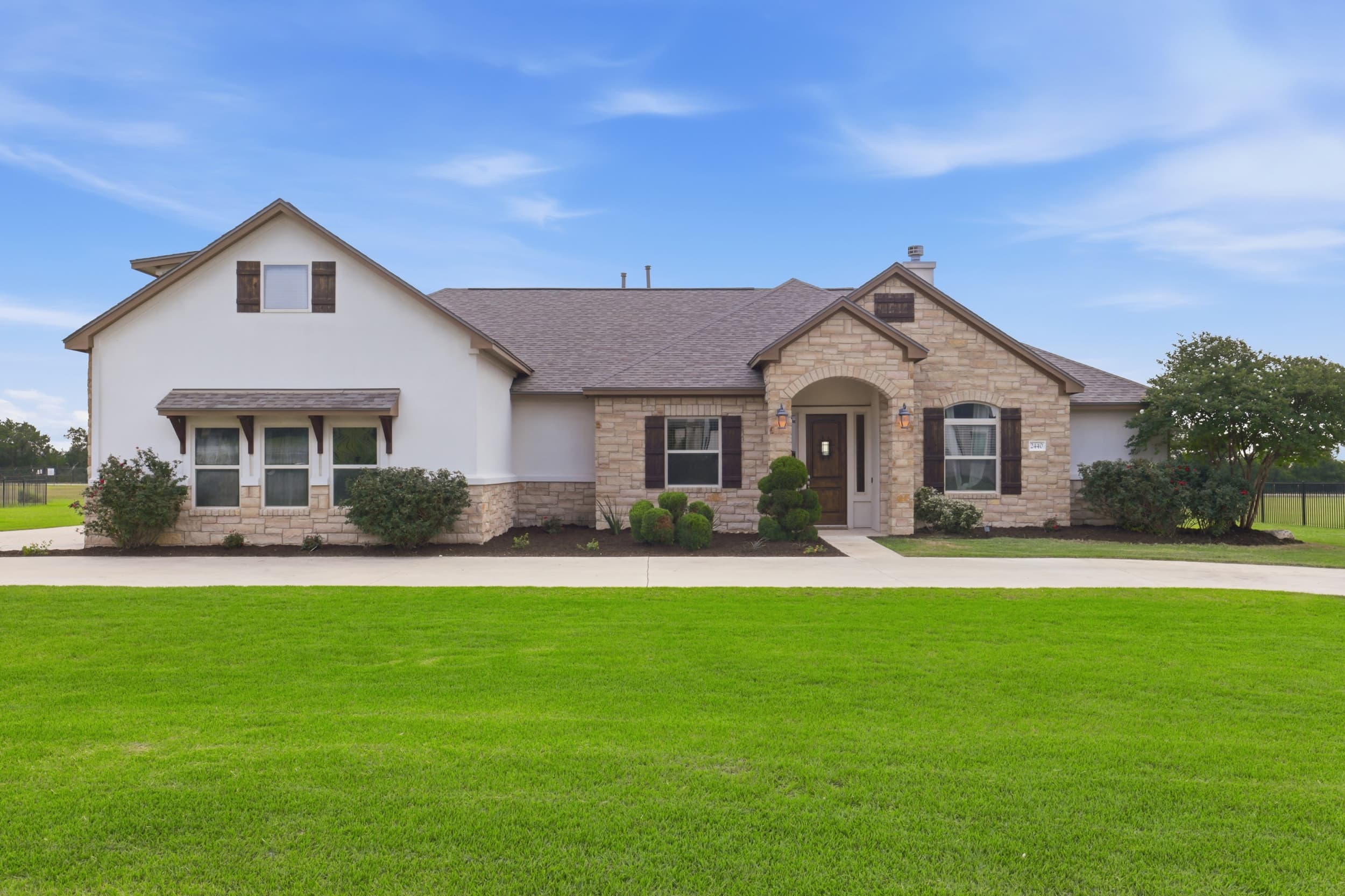 2440 Greatwood Trl - Welcome Home